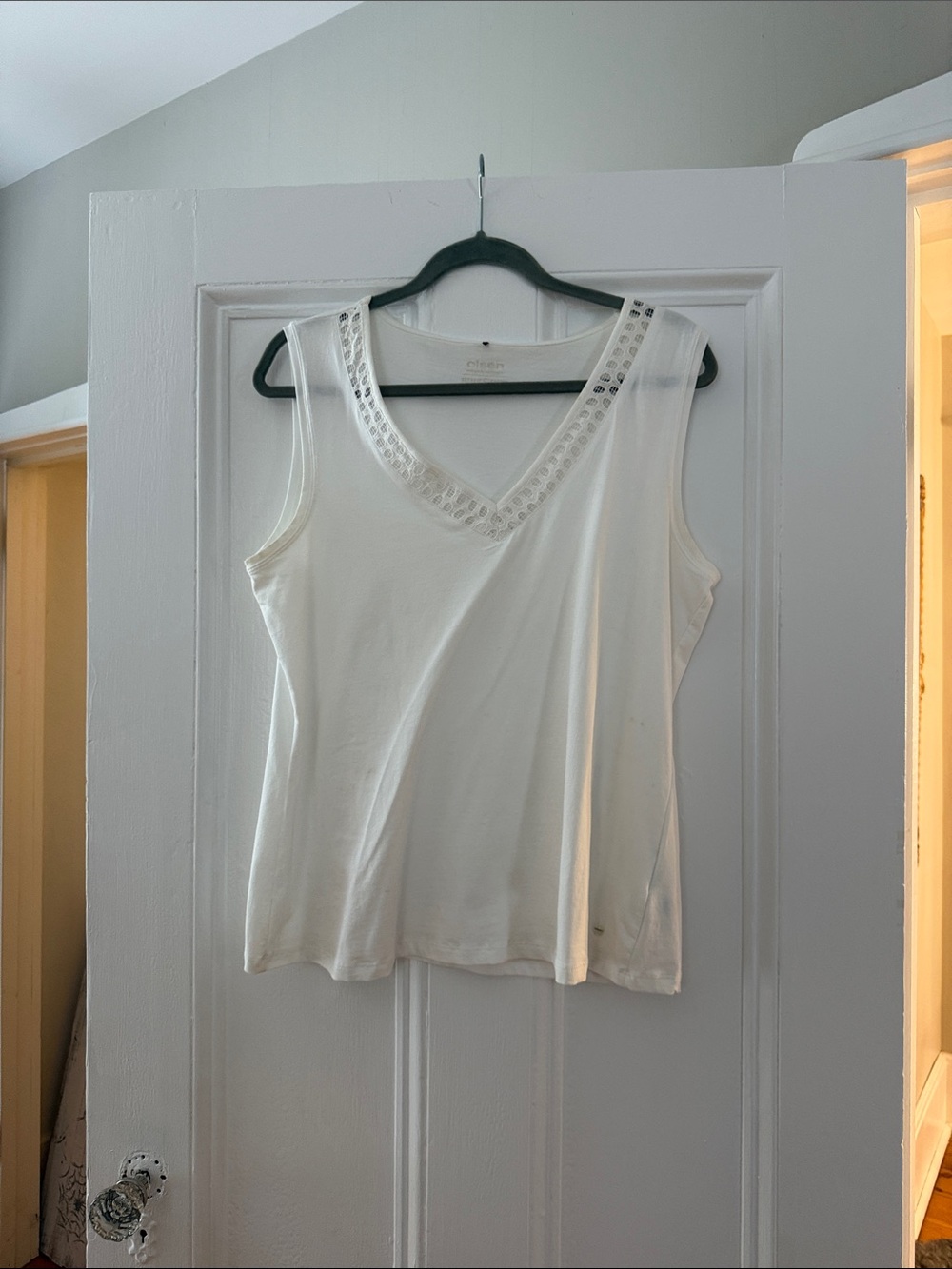 Women’s Olsen Top Size Large